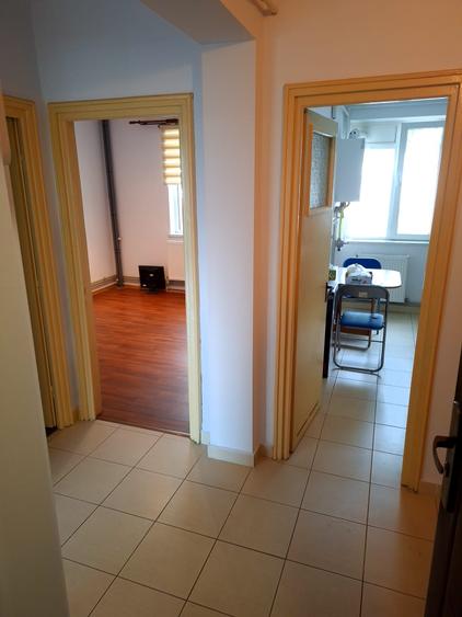 Apartament cu 2 camere decomandat în Calea București