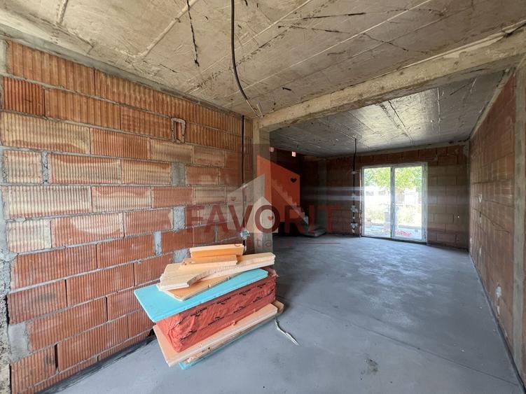 Duplex cu 3 camere cu Canalizare în Remetea Mare