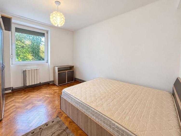 Apartament cu 2 camere decomandat, mobilat în Central