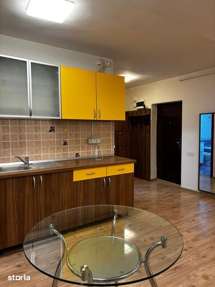 Apartament cu 2 camere semidecomandat, mobilat în Centrul Istoric
