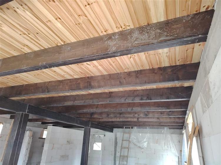 Casă individuală cu 7 camere cu Canalizare în Borzont