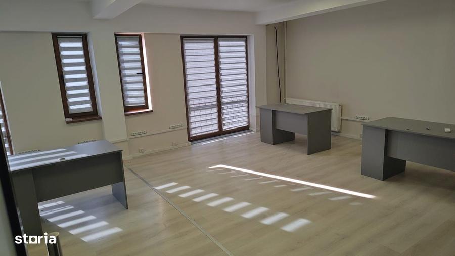 Spațiu comercial, de 160 mp, în Central