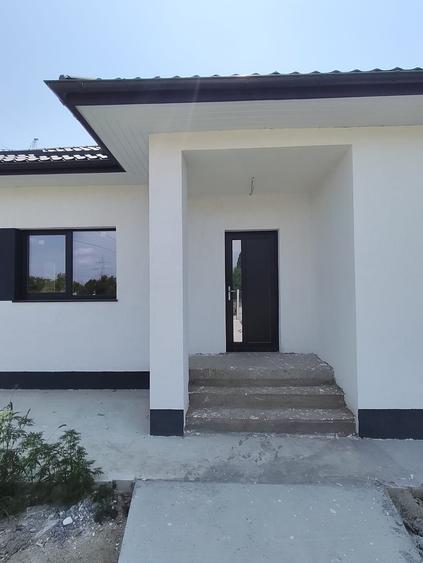 Casă individuală cu 4 camere cu Teren 540 Mp în Bâcu
