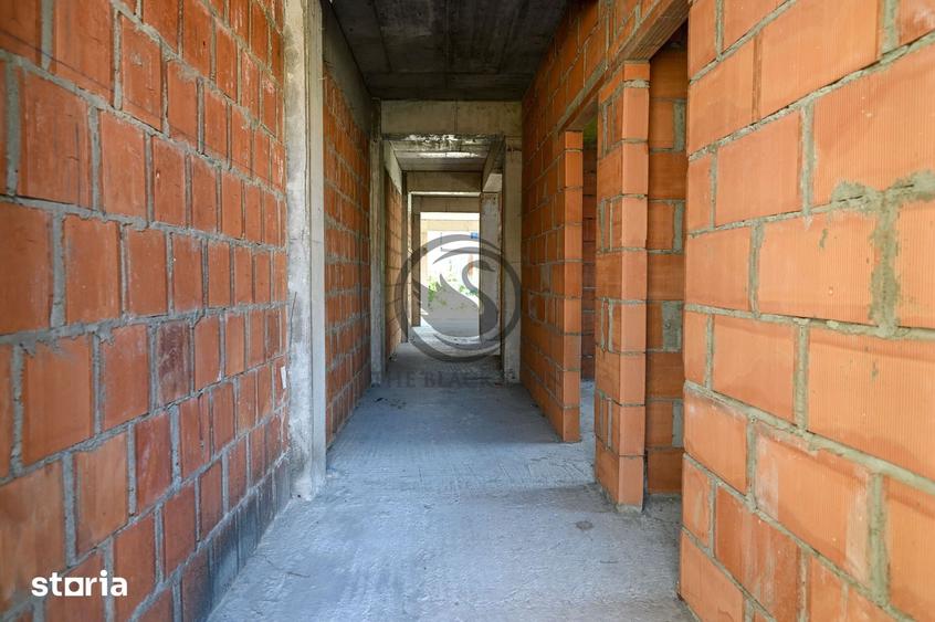 Casă cu 5 camere cu Teren 384 Mp în Central