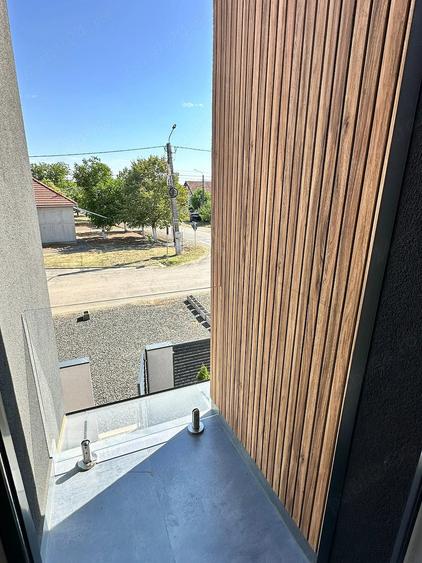 Casă cu 5 camere cu Teren 280 Mp în Giarmata