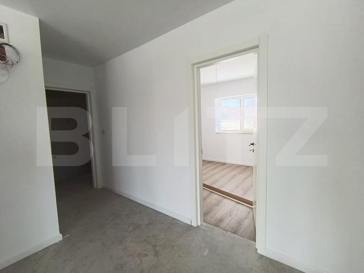 Apartament cu 4 camere semidecomandat în Exterior Sud