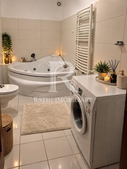 Apartament cu 4 camere decomandat, mobilat în Central
