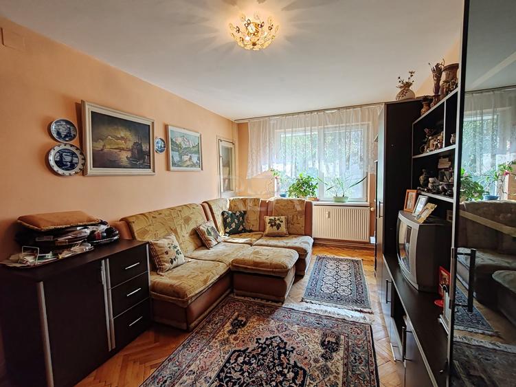 Apartament cu 2 camere decomandat în Drumul Taberei