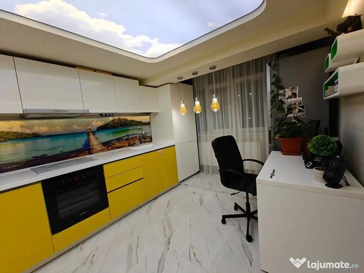 Apartament cu 3 camere decomandat în Central