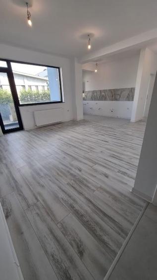 Apartament cu 3 camere decomandat în Kamsas