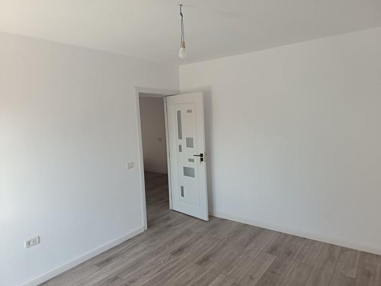 Duplex cu 4 camere cu Canalizare în Valea Lupului