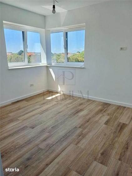 Casă cu 5 camere cu Teren 215 Mp în Mehala