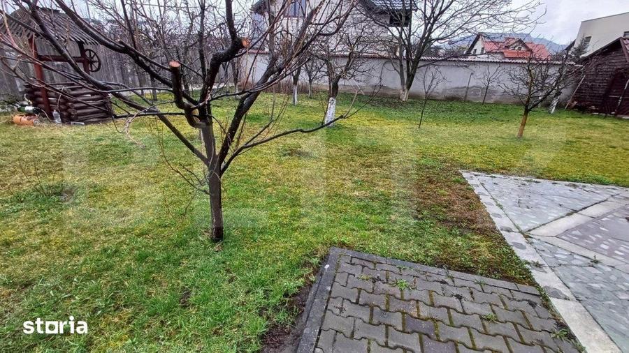 Casă cu 5 camere cu Teren 1200 Mp în Centura
