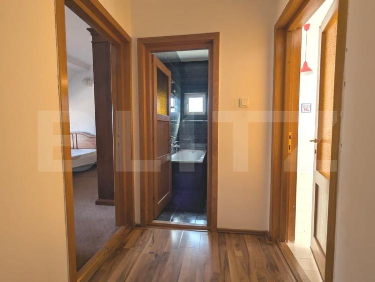 Apartament cu 4 camere semidecomandat, mobilat în Andrei Mureșanu