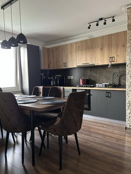 Apartament cu 3 camere decomandat în Exterior Vest