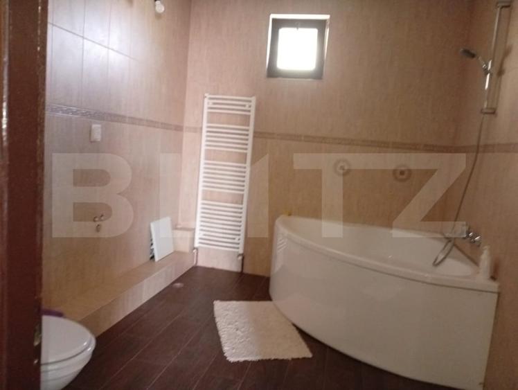 Casă individuală cu 6 camere cu Canalizare în Tălmaciu