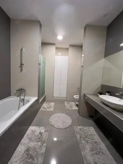 Apartament cu 3 camere decomandat în Berceni