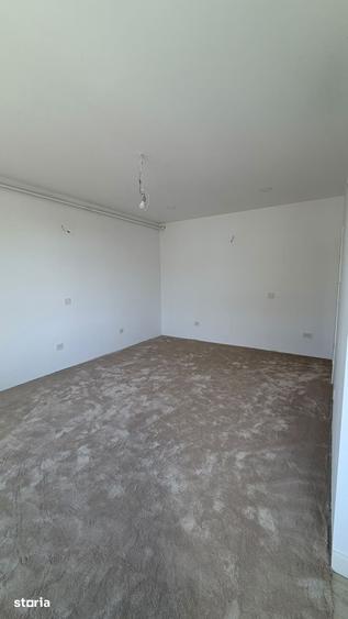 Apartament cu 5 camere în Colentina