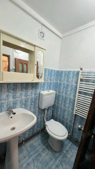 Apartament cu 4 camere decomandat în Victoria