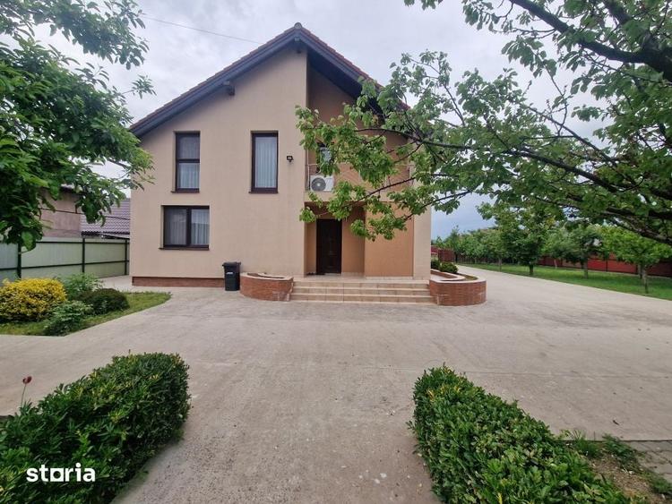 Casă cu 5 camere cu Teren 2543 Mp în Vest