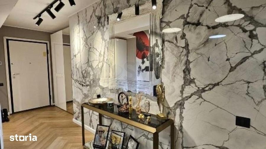 Apartament cu 4 camere, mobilat în Central