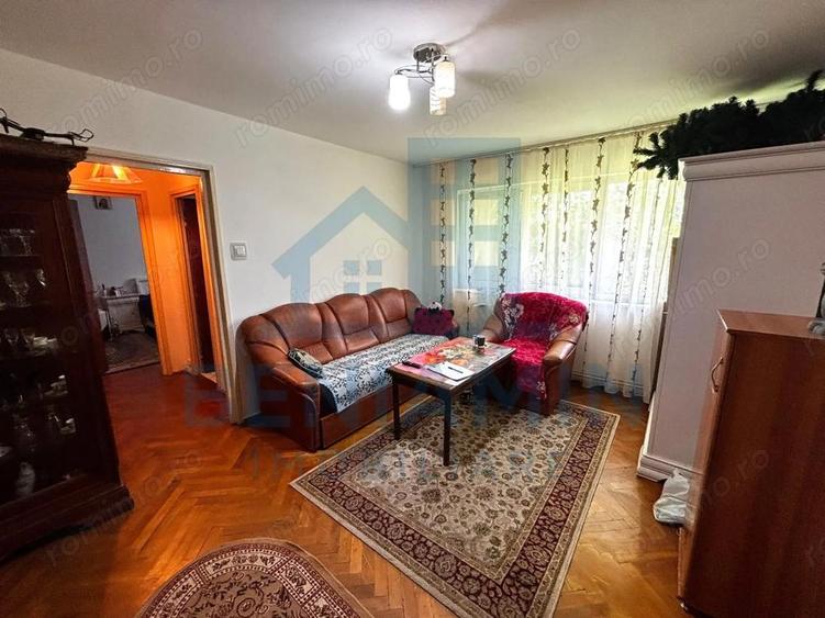 Apartament cu 2 camere semidecomandat în Centrul Civic