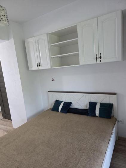 Apartament cu 2 camere semidecomandat, mobilat în Tătărași