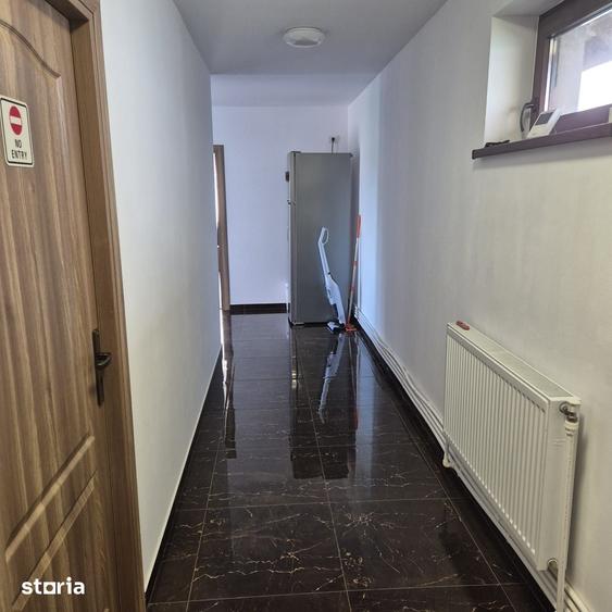 Casă cu 5 camere cu Teren 5000 Mp în Vidra