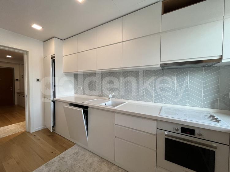 Apartament cu 3 camere semidecomandat, mobilat în Herăstrău