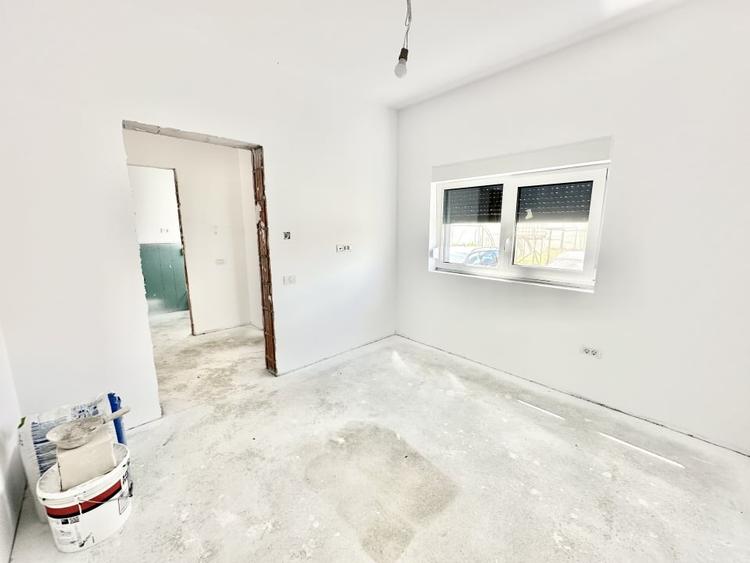 Duplex cu 4 camere cu Canalizare în Moșnița Veche