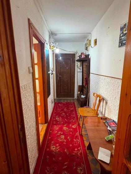 Apartament cu 2 camere semidecomandat în Piața