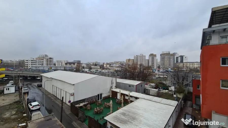 Casă cu 7 camere cu Teren 300 Mp în Mihai Bravu