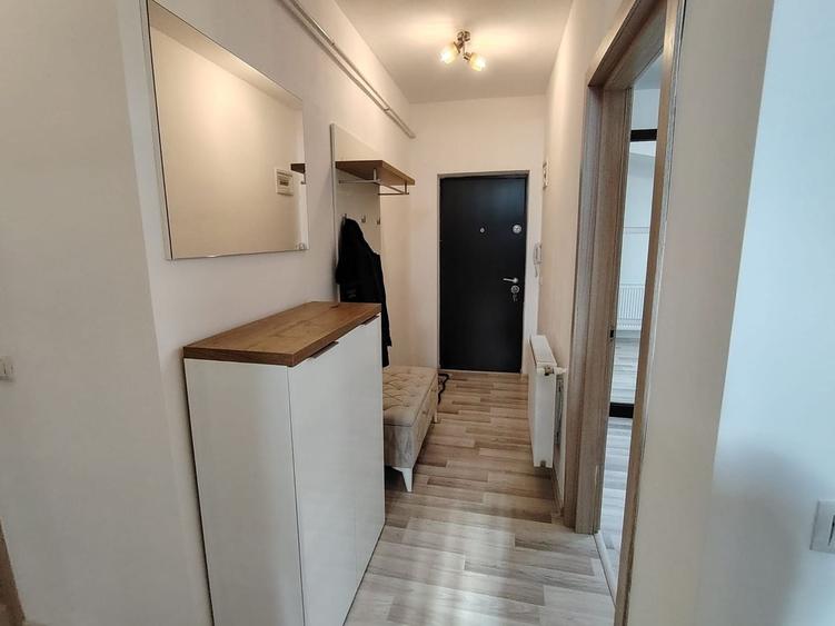 Apartament cu 3 camere decomandat, mobilat în Gorjului