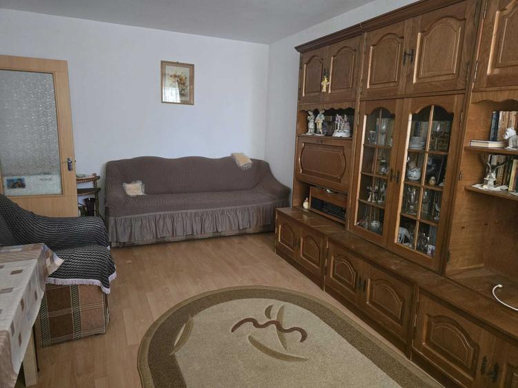 Apartament cu 2 camere decomandat în Doamna Ghica