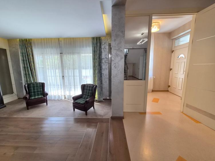 Casă individuală cu 5 camere cu Canalizare în Pipera
