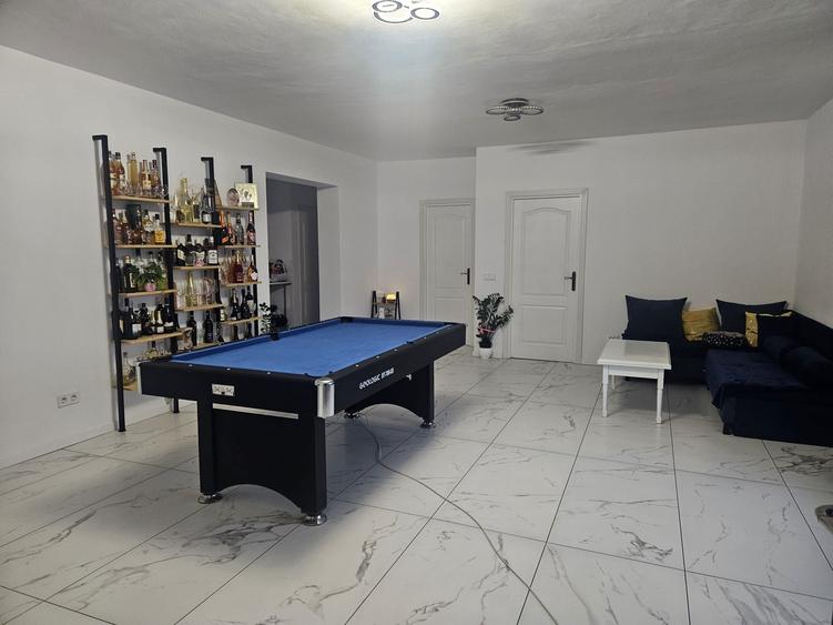 Apartament cu 2 camere decomandat în Crișeni