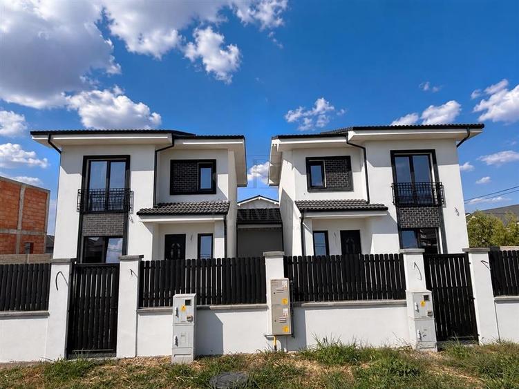 Duplex cu 4 camere cu Canalizare în Moșnița Nouă
