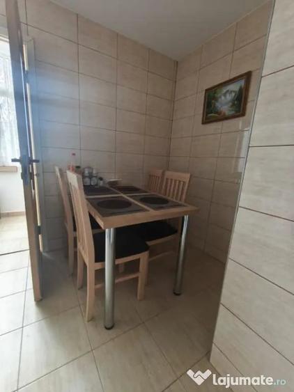 Apartament cu 2 camere decomandat în Siret
