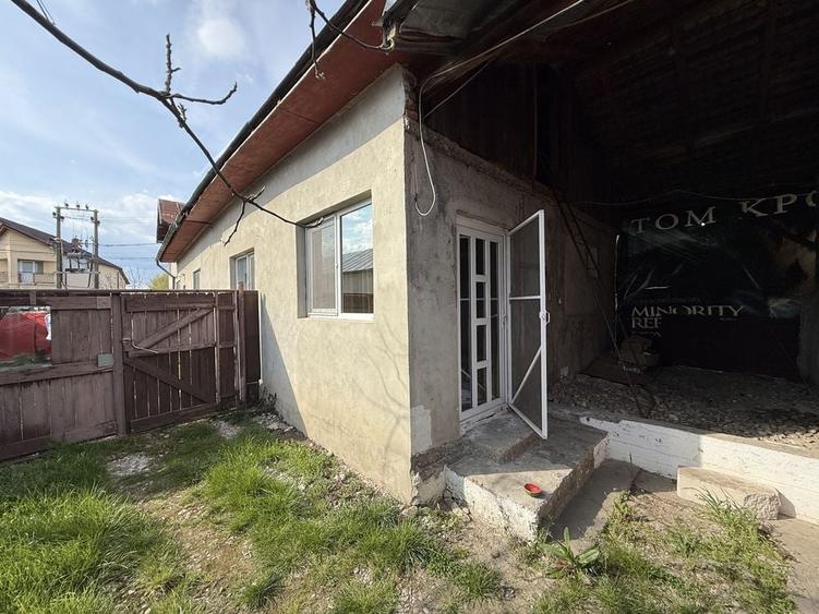 Casă cu 4 camere în Comișani