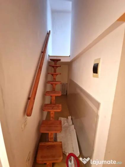 Apartament cu 4 camere decomandat în Central