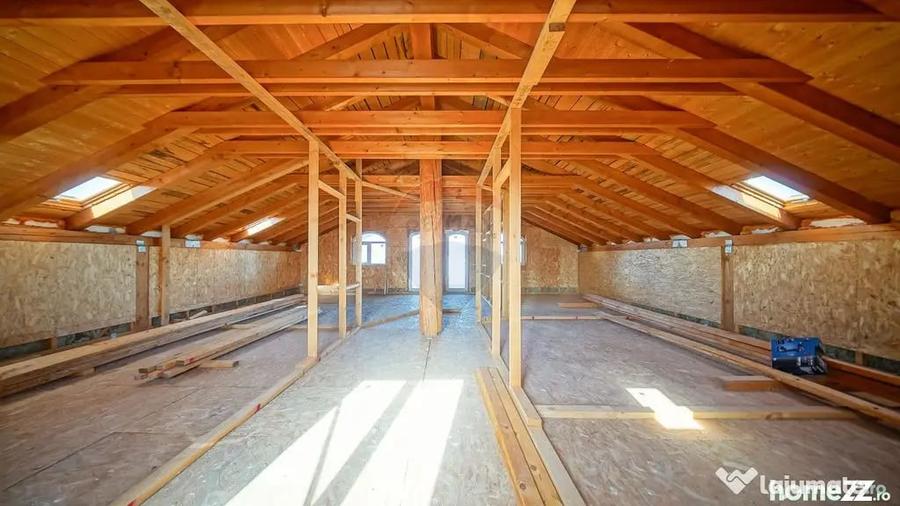 Casă cu 5 camere cu Teren 700 Mp în Sânpetru