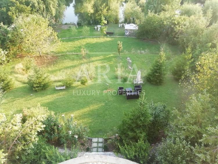 Casă individuală cu 24 camere cu Piscina în Iancu Nicolae