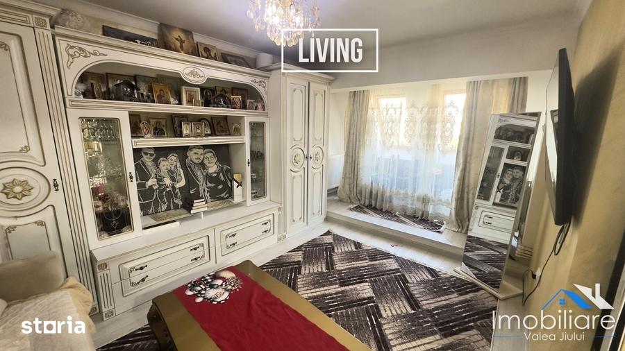 Apartament cu 4 camere în Petros