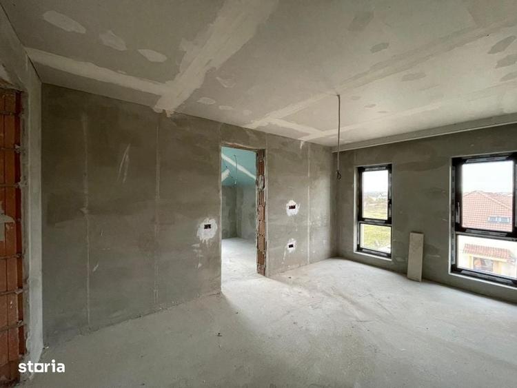 Apartament cu 3 camere semidecomandat în Central