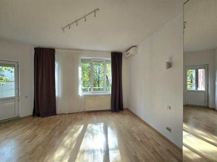 Apartament cu 5 camere în Nordului
