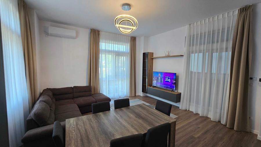 Apartament cu 3 camere decomandat în Central