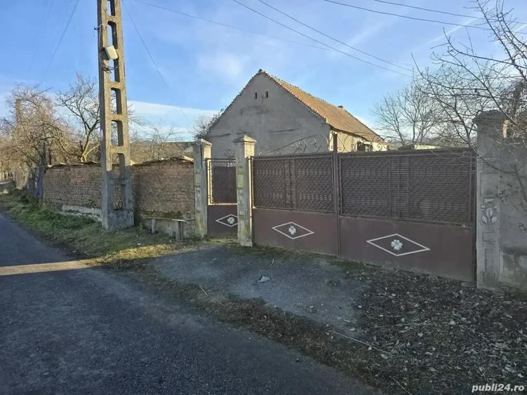 Casă cu 6 camere cu Teren 1400 Mp în Chitid