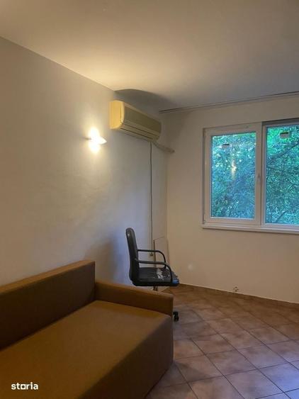 Apartament cu 3 camere decomandat în Drumul Taberei
