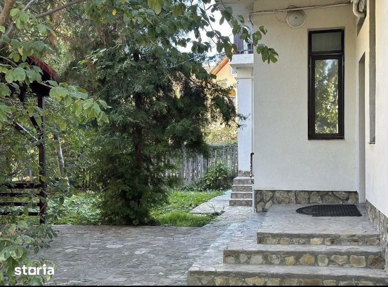 Casă cu Teren 700 Mp în Central