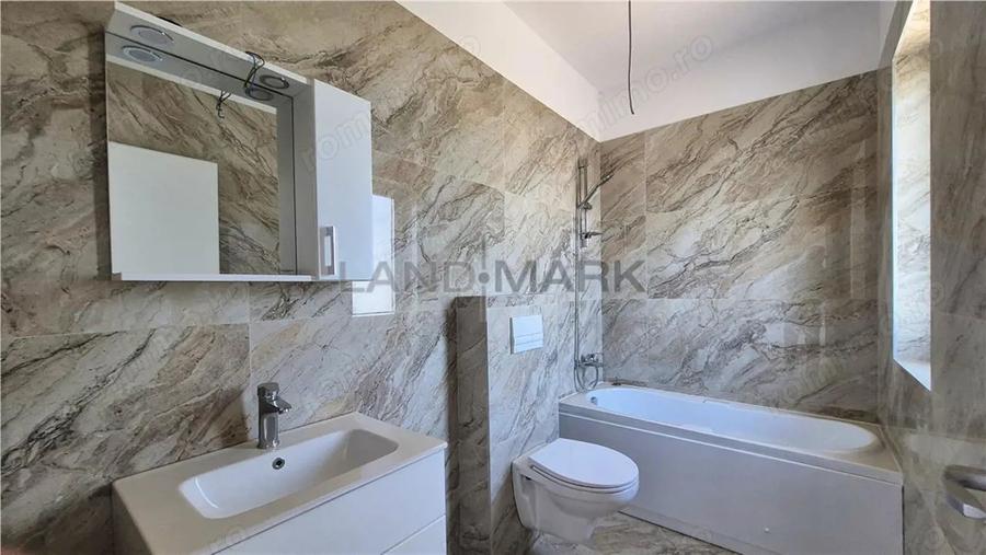 Casă cu 5 camere cu Teren 323 Mp în Central